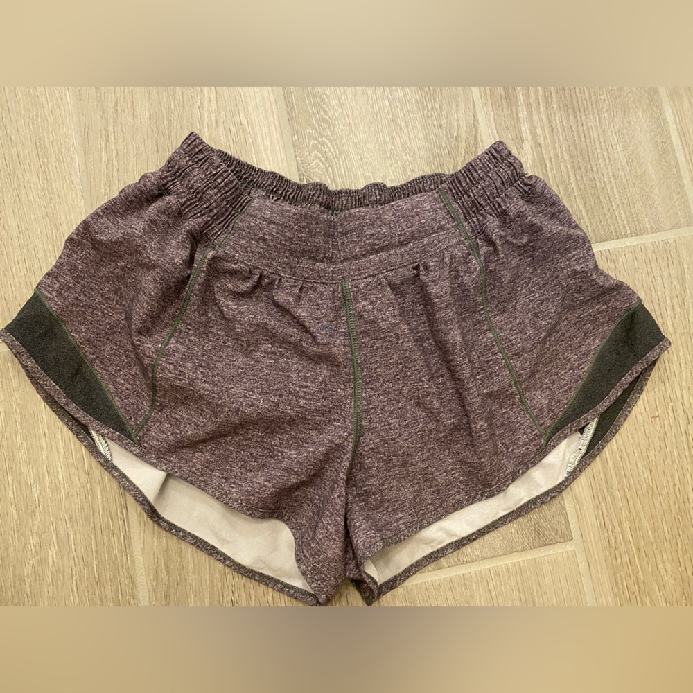 Lululemon shorts size 8 women’s Hotty hot low rise